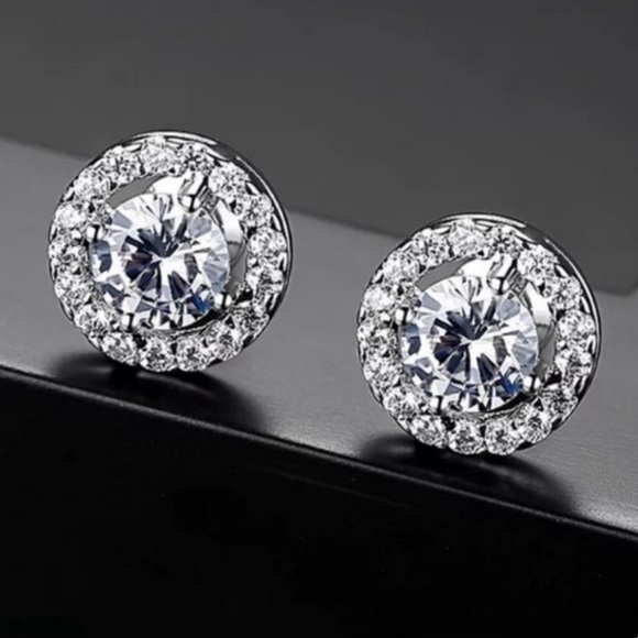 Jewelry - NEW 18K BRILLIANT CUT DIAMOND HALO STUD EARRINGS